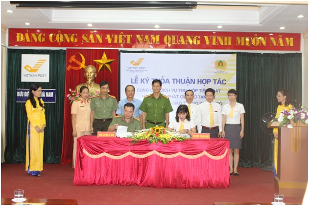 Giám đốc Công an tỉnh và Giám đốc Bưu điện tỉnh Hà Nam ký thỏa thuận hợp tác